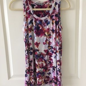Floral tank top size small